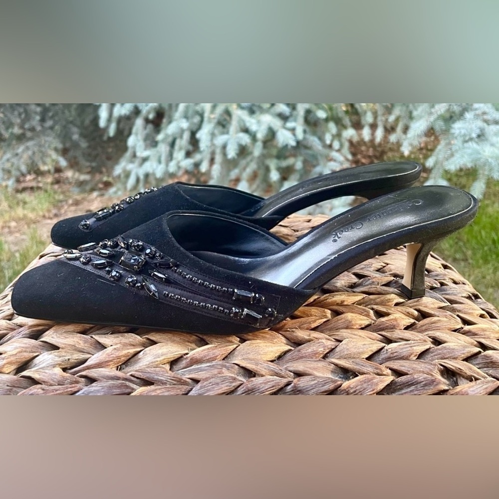 Beautiful Black Suede Leather Beaded Bling Kitten Heel Mules. Women’s size 8.5